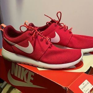 COPY - WMNS NIKE ROSHE RUN